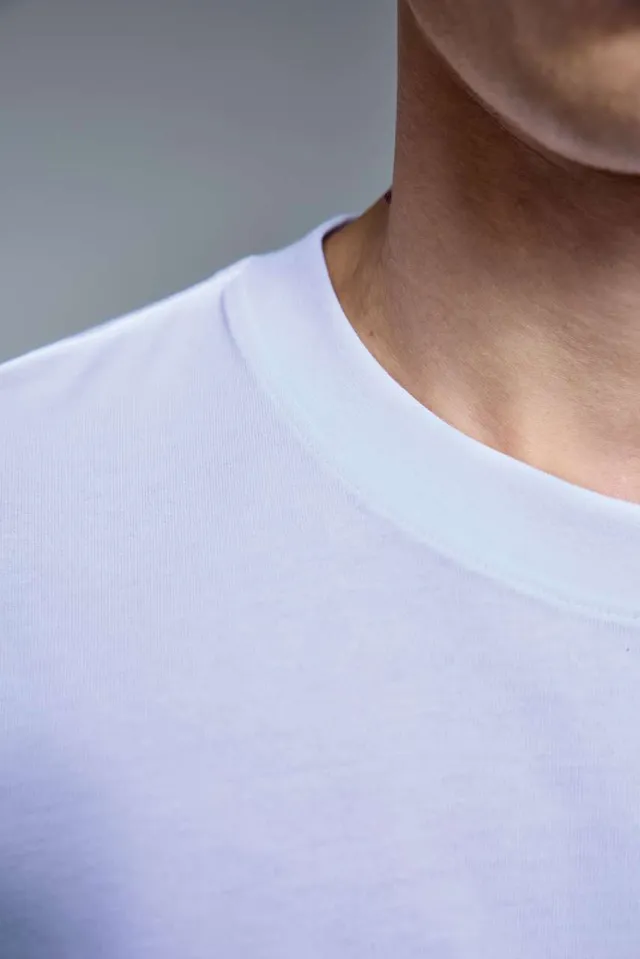 Anthem Headline vastag hosszú ujjú póló (AM016), modellen