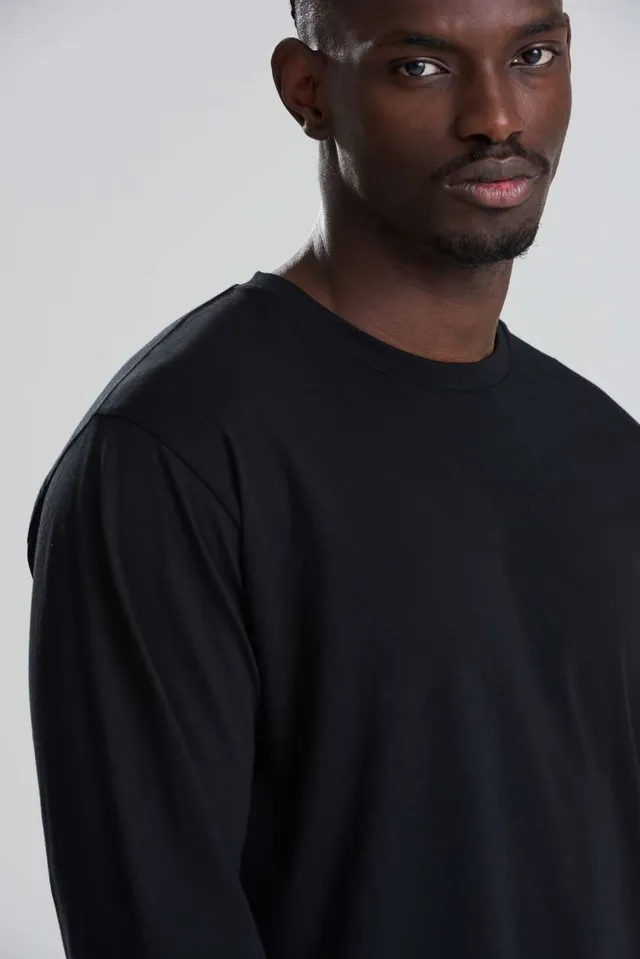AWDis 180 hosszú ujjú póló (AT012), modellen