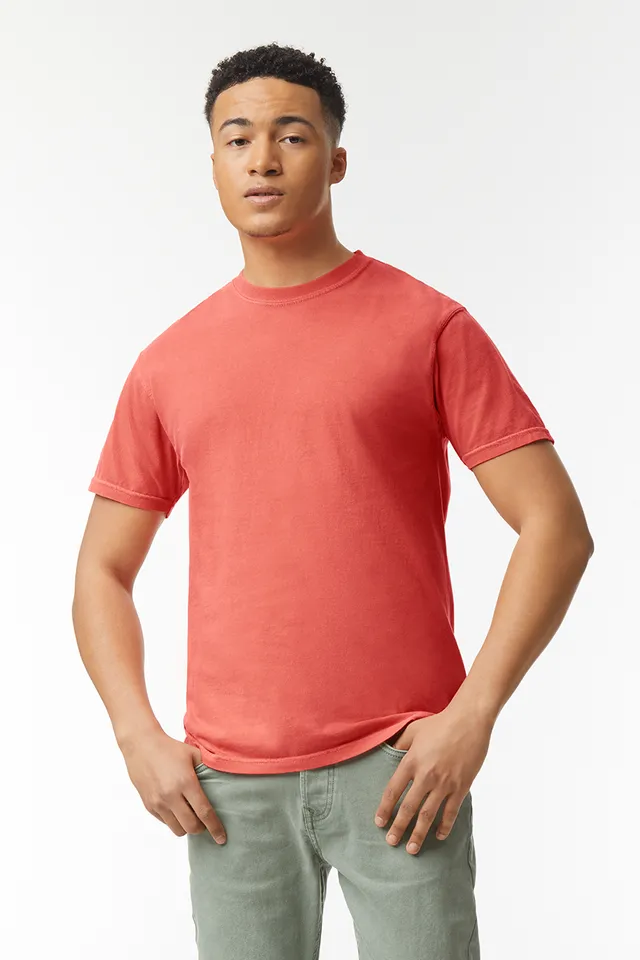Comfort Colors felnőtt póló (1717), modellen