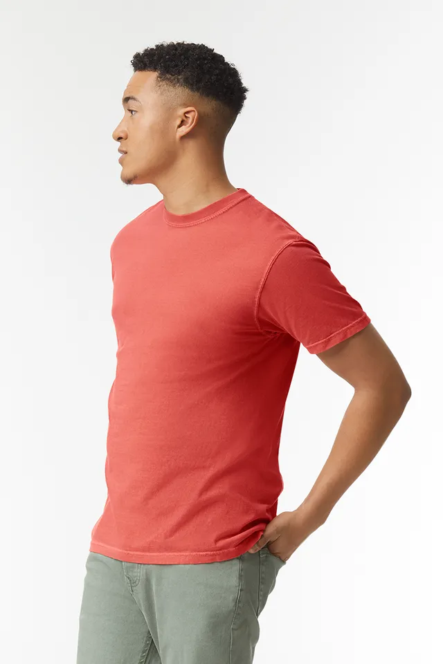 Comfort Colors felnőtt póló (1717), modellen