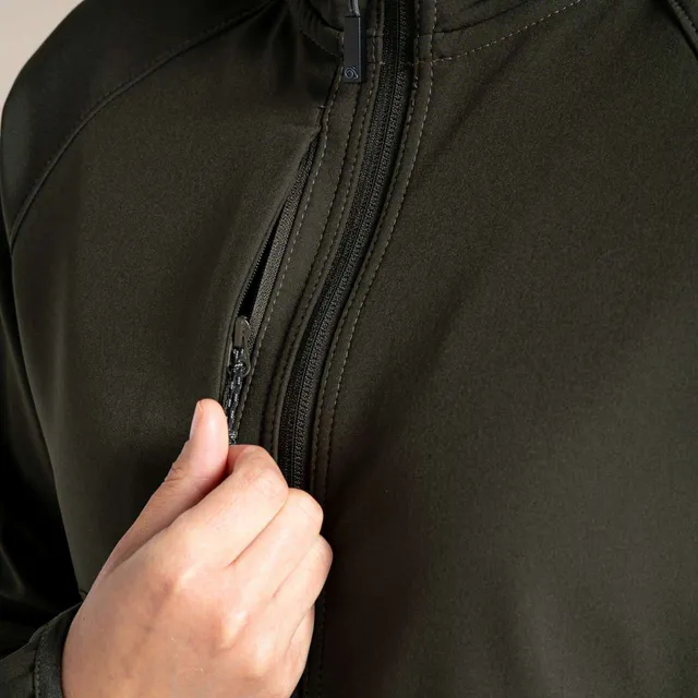Craghoppers Expert női Basecamp softshell kabát (CEL004), modellen