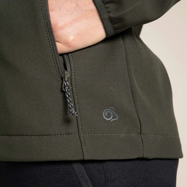 Craghoppers Expert női Basecamp softshell kabát (CEL004), modellen