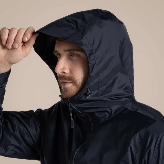 Craghoppers Expert összecsomagolható férfi kabát (CEW011), modellen