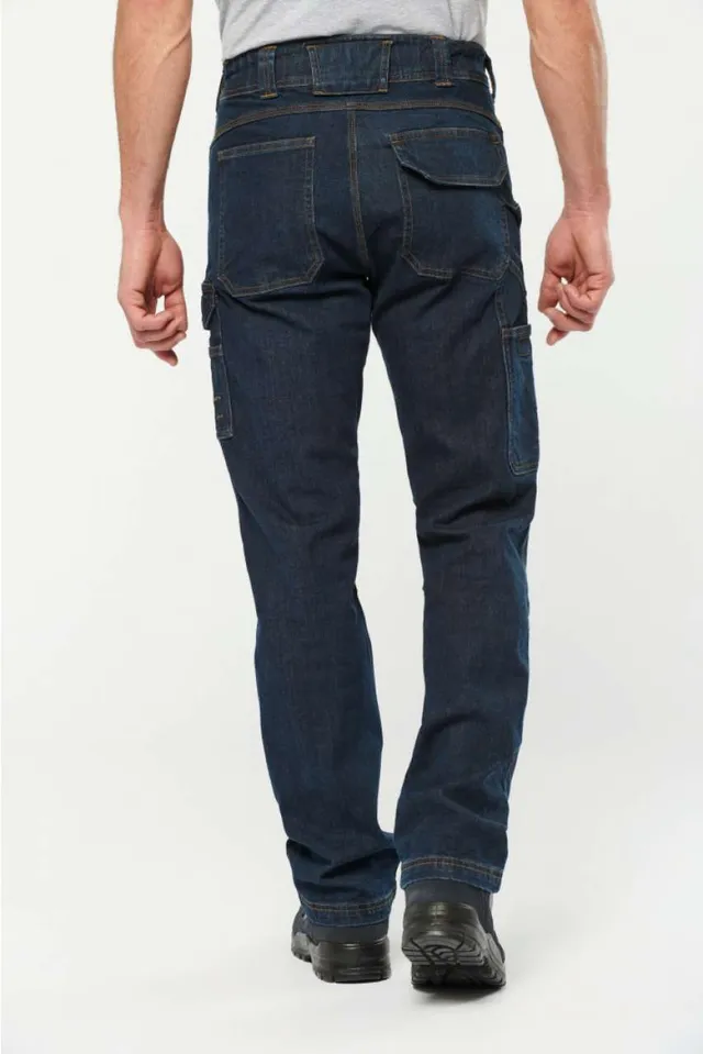 Designed To Work férfi többzsebes denim nadrág (WK705), modellen