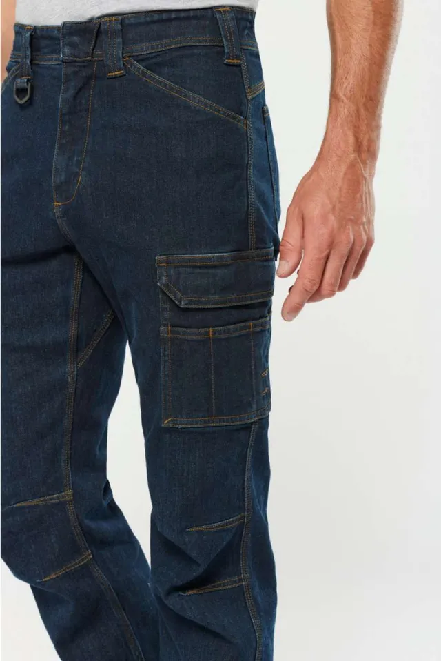 Designed To Work férfi többzsebes denim nadrág (WK705), modellen