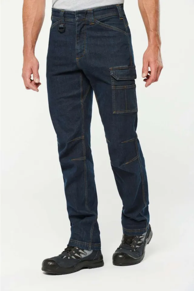 Designed To Work férfi többzsebes denim nadrág (WK705), modellen