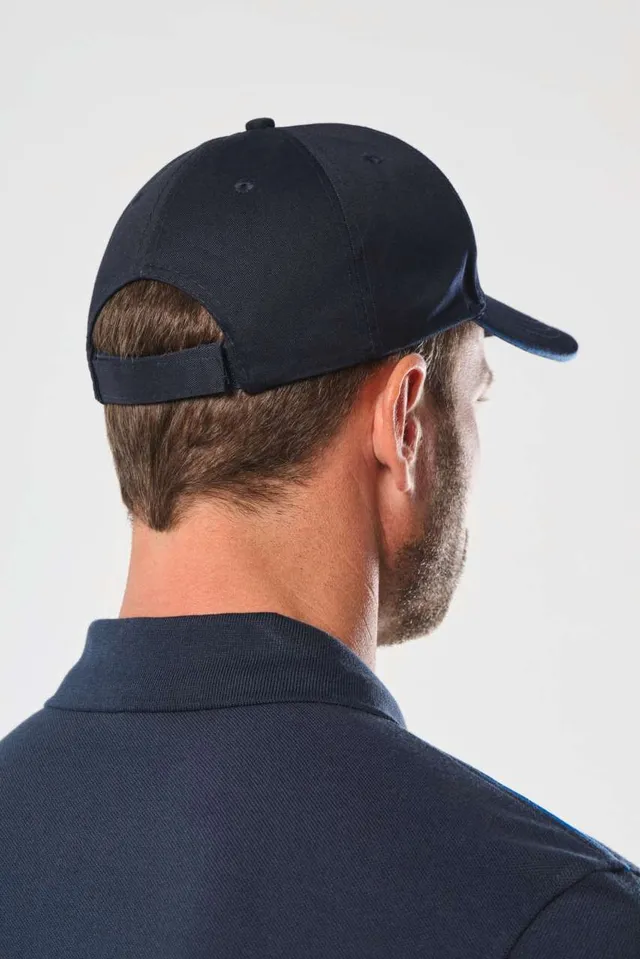 Designed To Work Oekotex tanúsítvánnyal rendelkező 6 paneles sapka Szendvics ellenzővel (WKP145), modellen