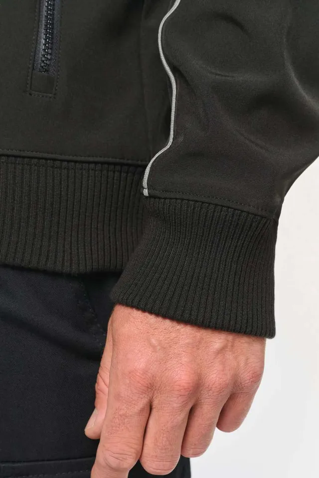 Designed To Work uniszex háromrétegű két színű Bionikus bevonattal ellátott softshell dzseki (WK450), modellen