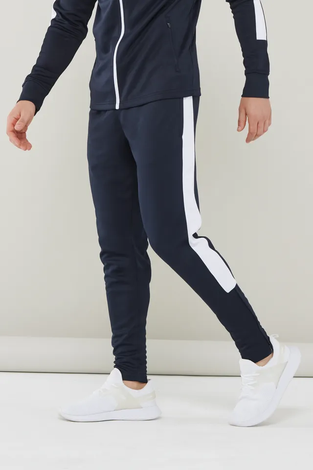 Finden & Hales felnőtt melegítő nadrág (LV881), modellen