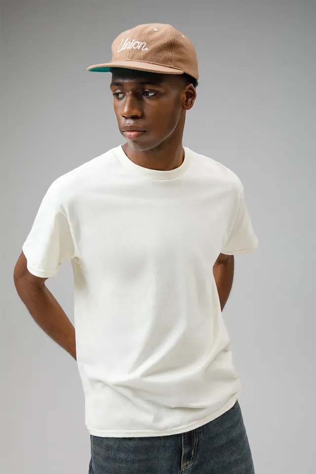 Gildan Heavy Cotton™ felnőtt póló (5000), modellen