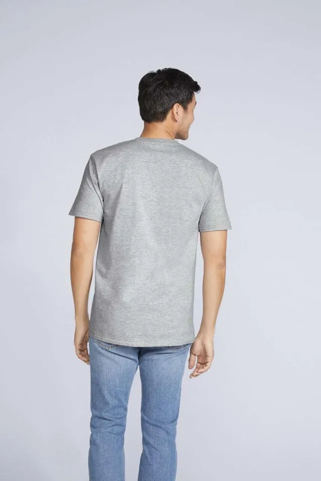 Gildan Premium Cotton® felnőtt póló (4100), modellen