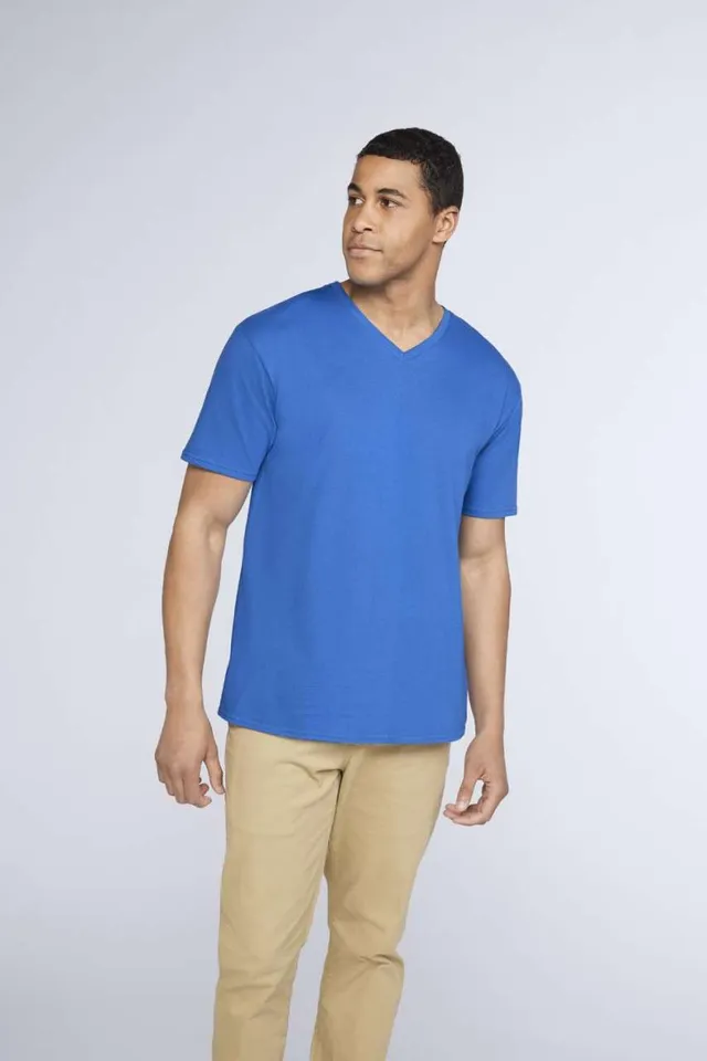 Gildan Premium Cotton® felnőtt V-nyakú férfi póló (41V00), modellen