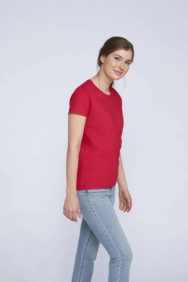 Gildan Premium Cotton® női póló (4100L), modellen