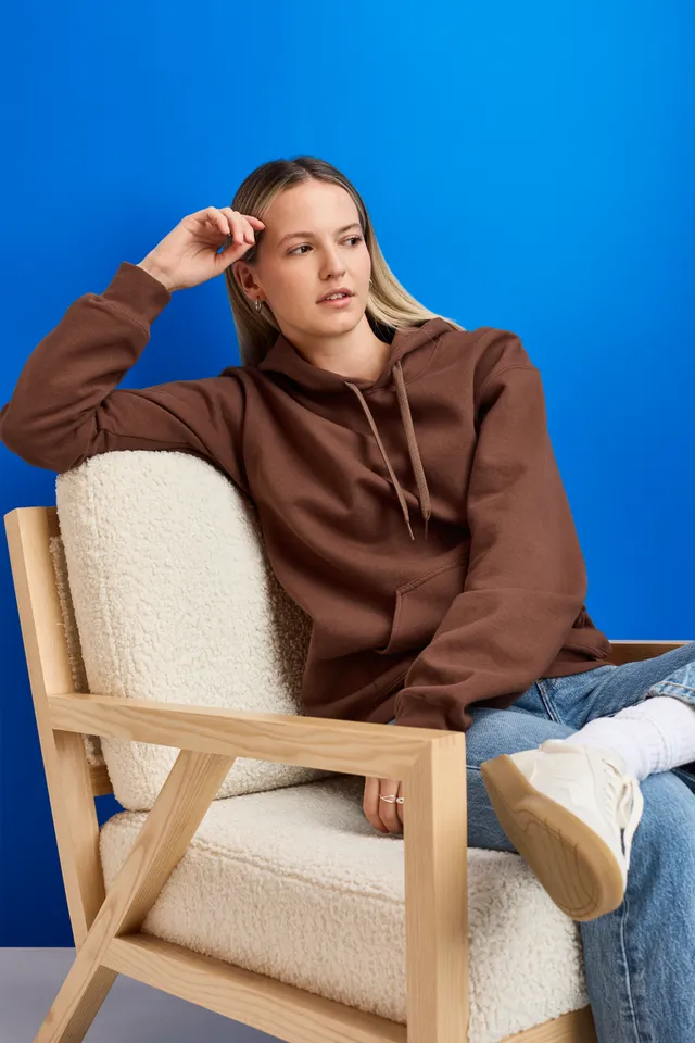 Gildan Softstyle™ Midweight felnőtt kapucnis pulóver (SF500), modellen