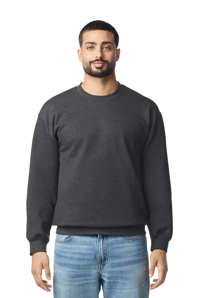 Gildan Softstyle™ Midweight felnőtt környakas pulóver (SF000), modellen