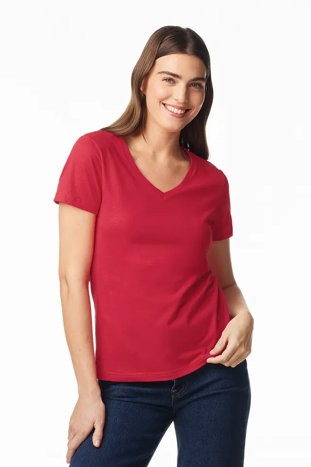 Gildan Softstyle™ női V-nyakú póló (64V00L), modellen