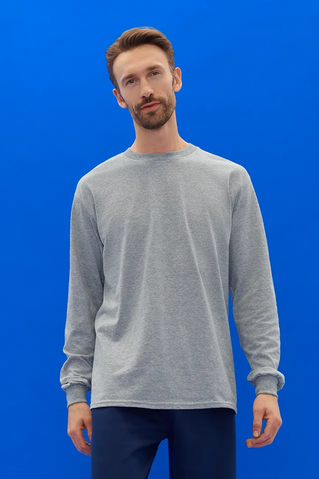 Gildan Ultra Cotton™ felnőtt hosszú ujjú póló (2400), modellen