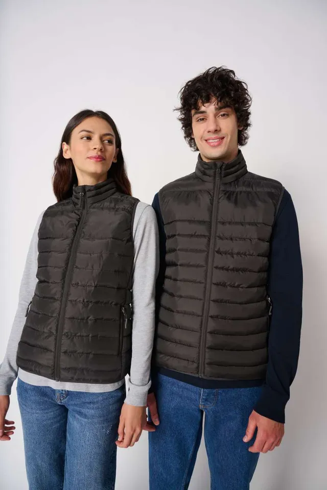 iDeal Basic férfi bélelt mellény (IB6172), modellen