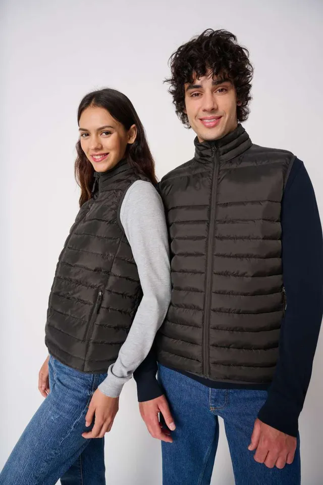 iDeal Basic férfi bélelt mellény (IB6172), modellen