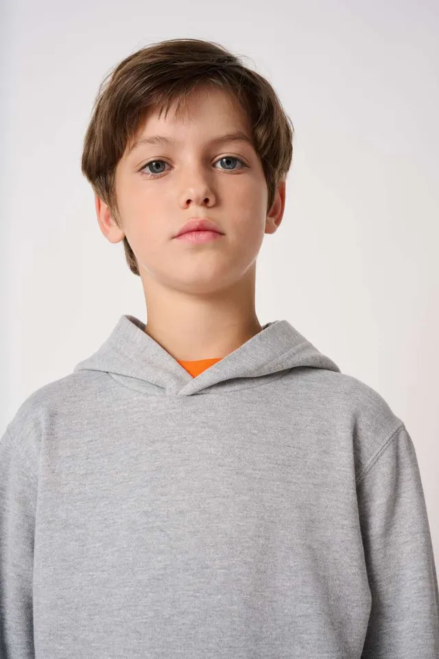 iDeal Basic gyermek alap kapucnis pulóver (IB403), modellen