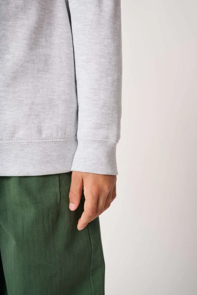 iDeal Basic gyermek alap környakas pulóver (IB401), modellen