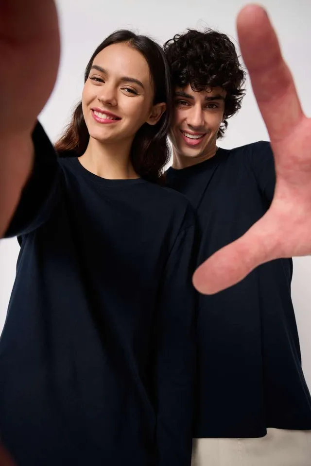iDeal Basic IDEAL150 uniszex körkötött hosszú ujjú póló (IB313), modellen