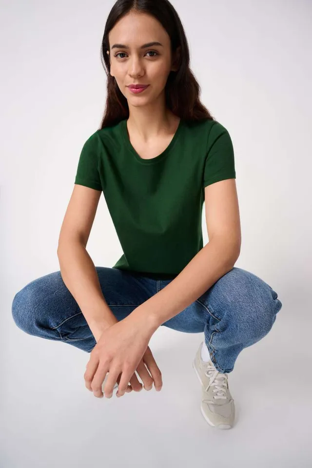 iDeal Basic IDEAL190 női póló (IB321), modellen