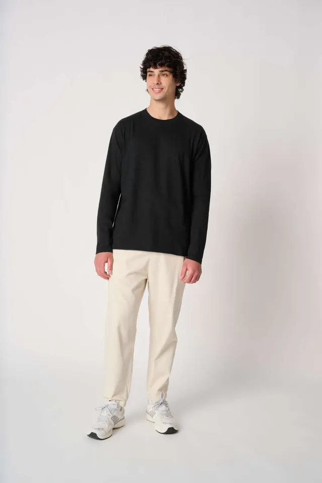 iDeal Basic IDEAL190 uniszex körkötött hosszú ujjú póló (IB323), modellen