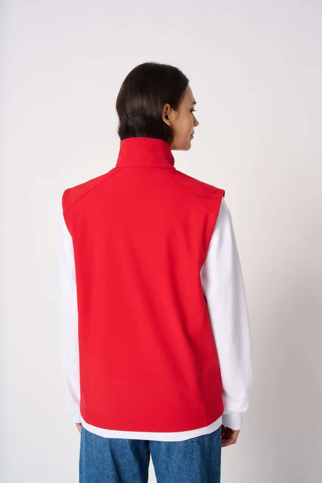 iDeal Basic uniszex alap softshell mellény (IB413), modellen