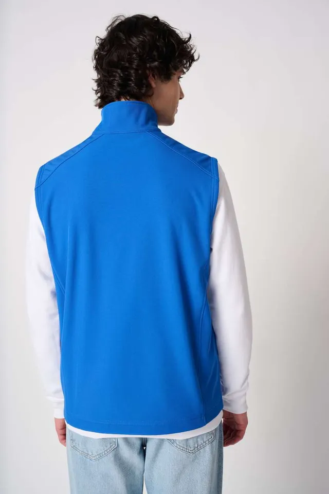 iDeal Basic uniszex alap softshell mellény (IB413), modellen