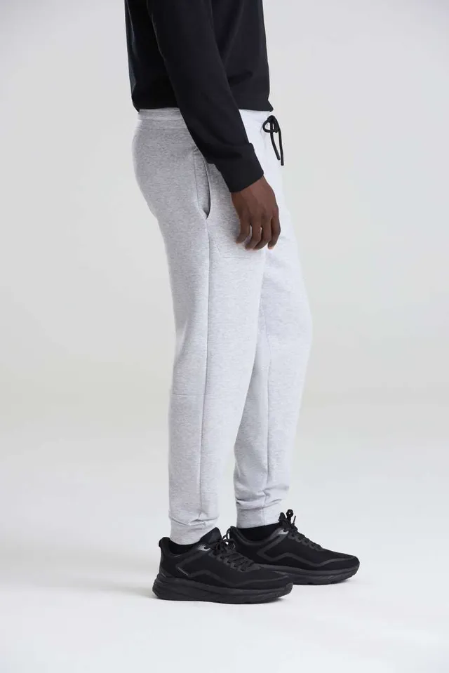 Just Cool adaptív Jogging nadrág (JC307), modellen