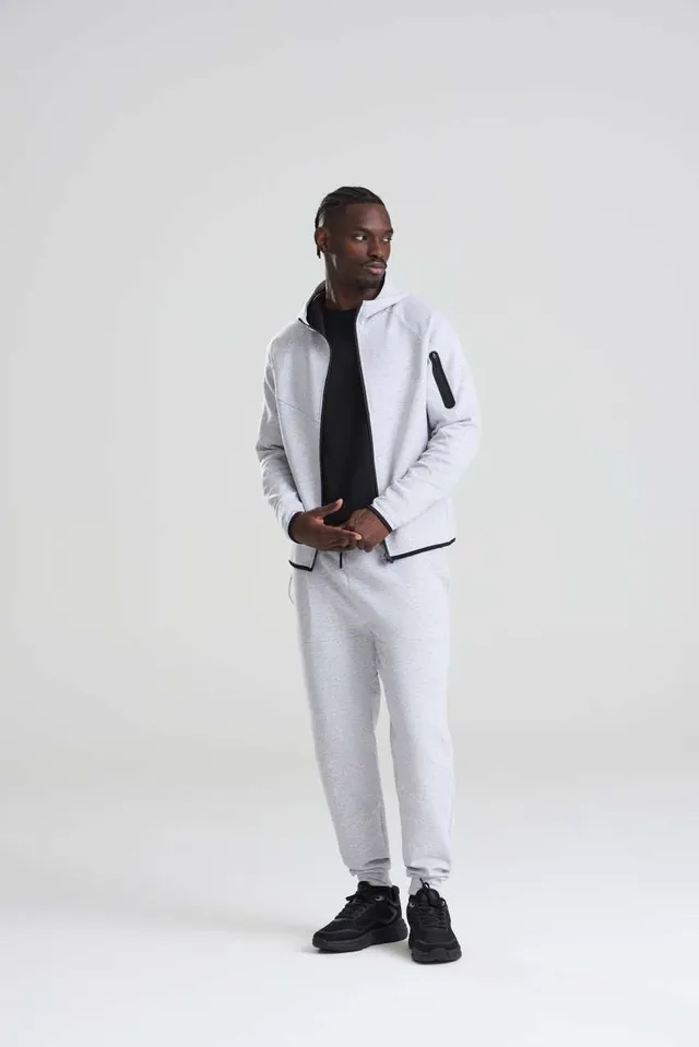 Just Cool adaptív Jogging nadrág (JC307), modellen