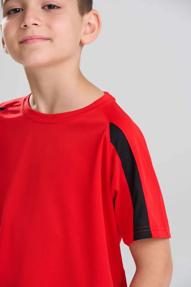 Just Cool gyermek kontrasztos Cool póló (JC003J), modellen