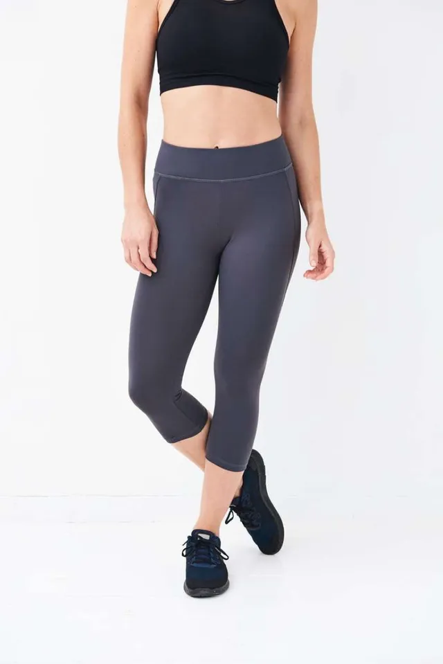 Just Cool női Cool Capri nadrág (JC086), modellen