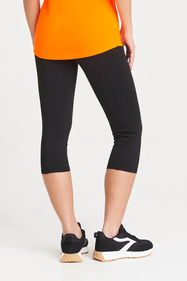 Just Cool női Cool Capri nadrág (JC086), modellen