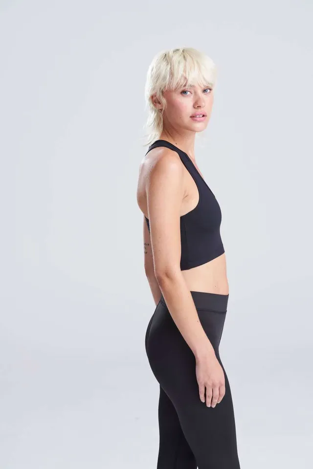 Just Cool női Cool sport crop Top (JC017), modellen