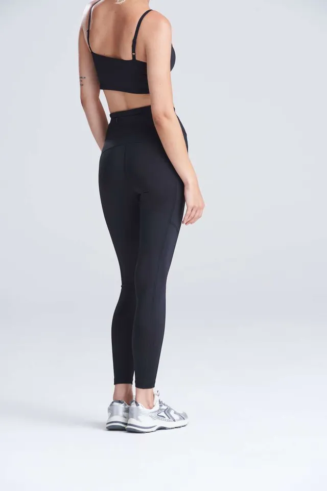 Just Cool női újrahasznosított technikai leggings (JC287), modellen