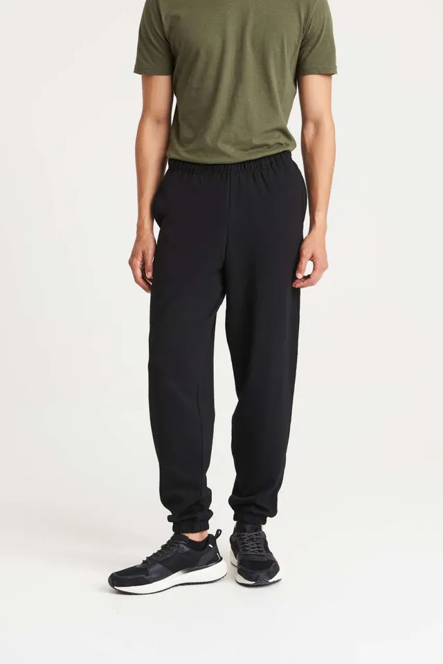 Just Hoods College passzés melegítő nadrág (JH072), modellen