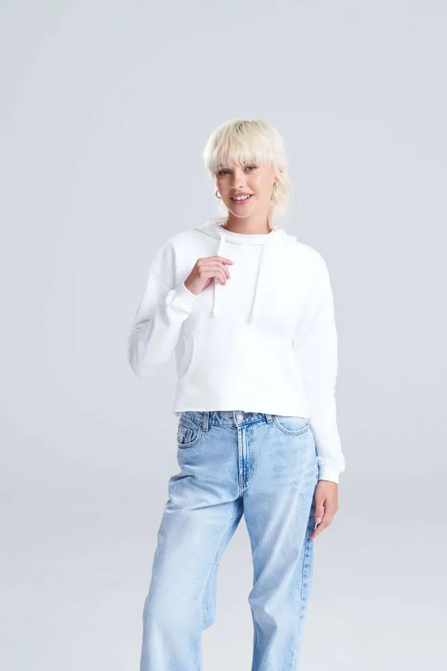 Just Hoods női rövid fazonú kapucnis pulóver (JH016), modellen