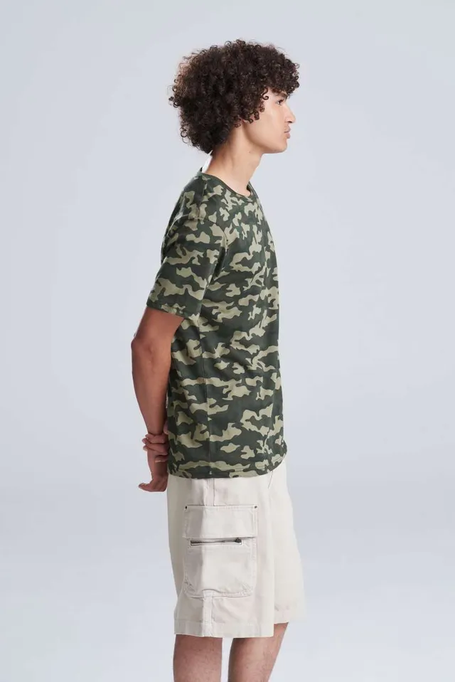 Just Ts Camo póló (JT034), modellen