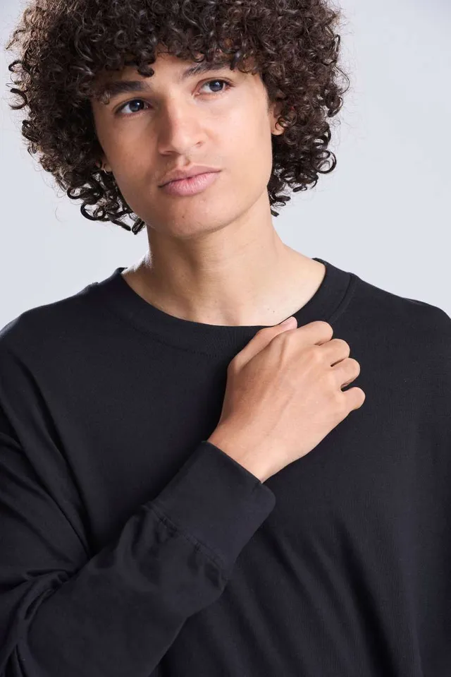 Just Ts Oversize 100 hosszú ujjú póló (JT019), modellen