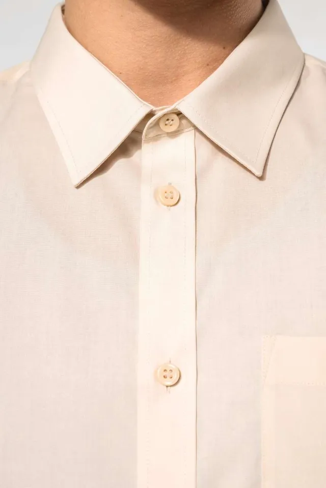 Kariban Ace - férfi rövid ujjú könnyen kezelhető Polycotton poplin ing (K551), modellen