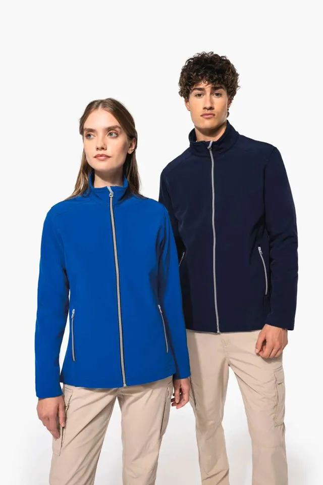 Kariban férfi 2 rétegű softshell kabát (K424), modellen