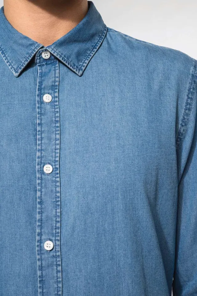Kariban férfi Chambray ing (K512), modellen