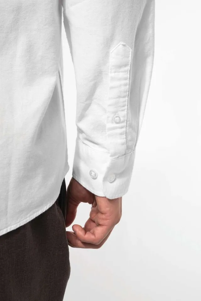 Kariban férfi hosszú ujjú oxford ing (K516), modellen