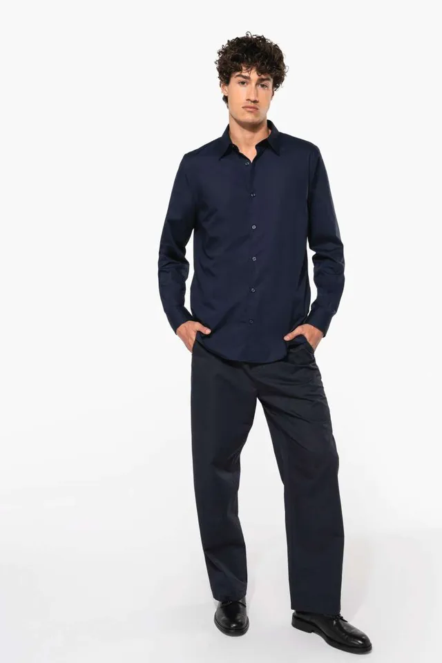 Kariban férfi hosszú ujjú poplin ing (K513), modellen