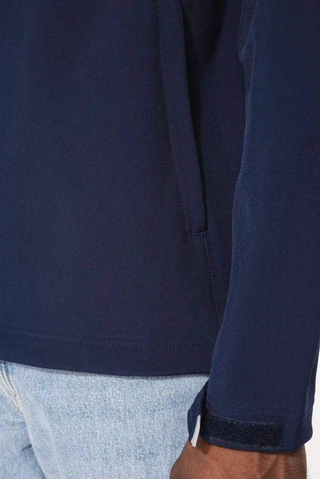 Kariban férfi kapucnis softshell kabát (K413), modellen