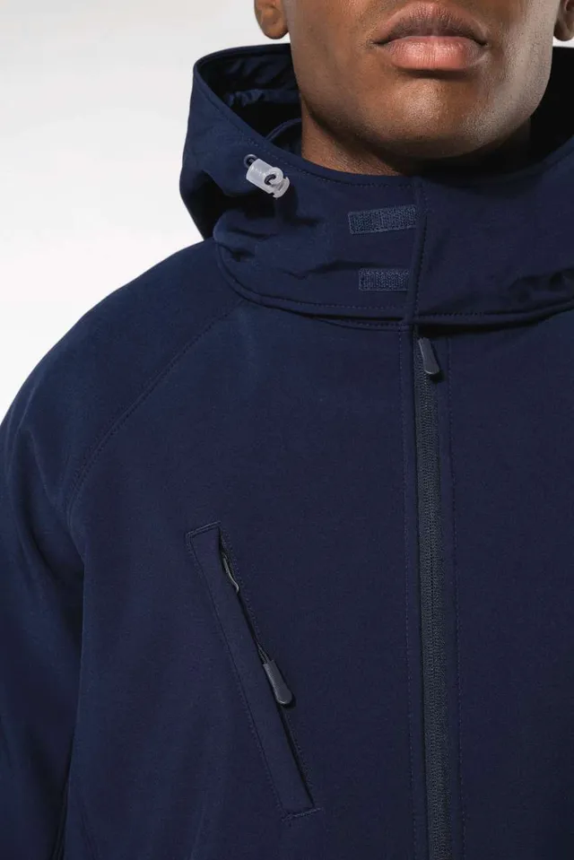 Kariban férfi kapucnis softshell kabát (K413), modellen