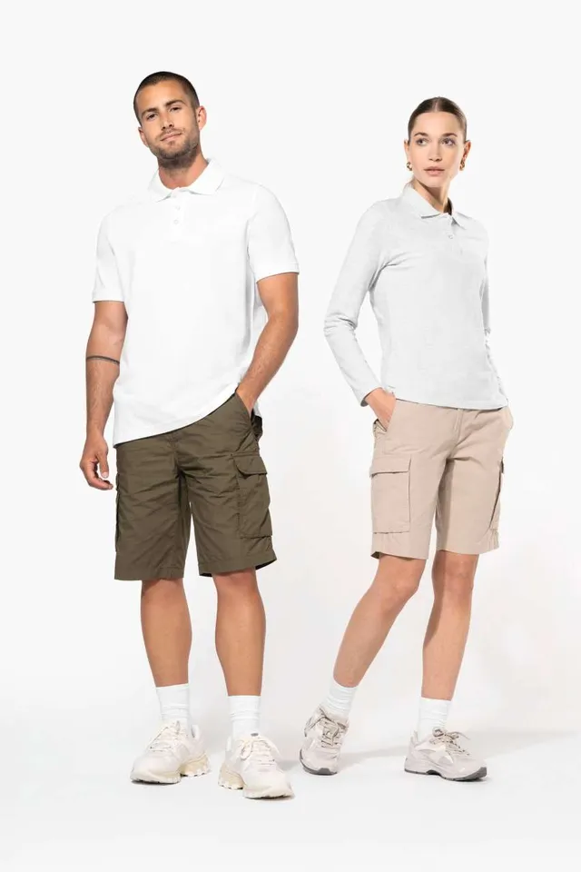 Kariban férfi könnyű sokzsebes bermuda Short nadrág (K755), modellen