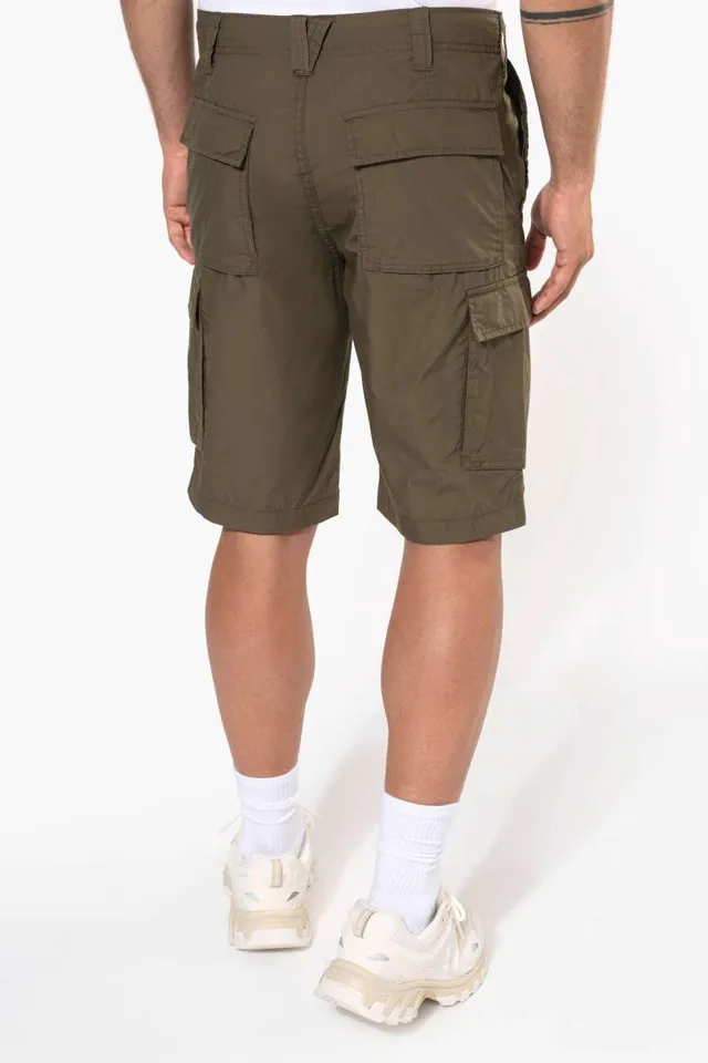 Kariban férfi könnyű sokzsebes bermuda Short nadrág (K755), modellen